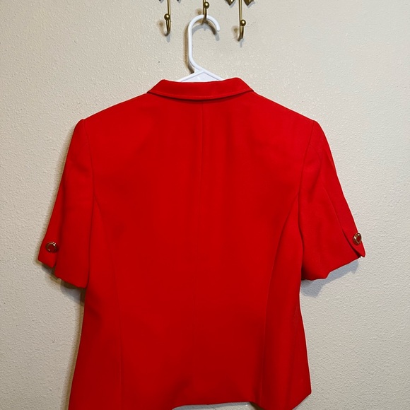 Emily Designs Red Short Sleeve Blazer. Gold accent buttons. Size 8P - Picture 5 of 5